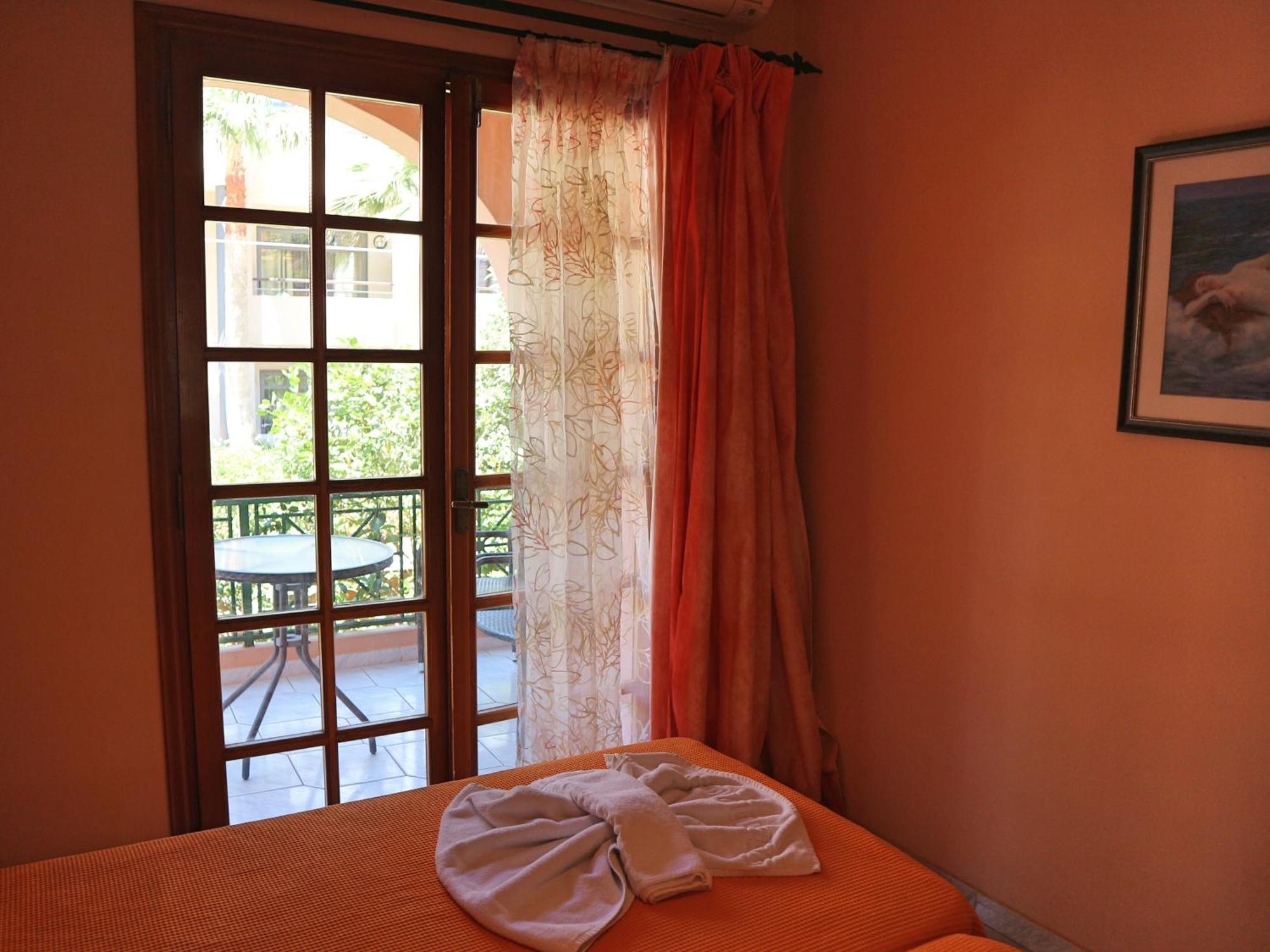 Villa Eleni Seaside Apartments Platanés Kamer foto